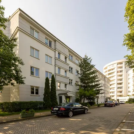 Metro Natolin - Balcony - By Rentujemy Διαμέρισμα *