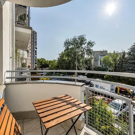 Lejlighed Metro Natolin - Balcony - By Rentujemy *