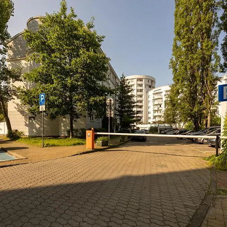 Lejlighed Metro Natolin - Balcony - By Rentujemy Warszawa
