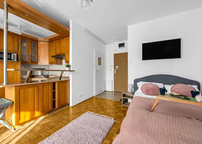 Metro Natolin - Balcony - By Rentujemy شقة *