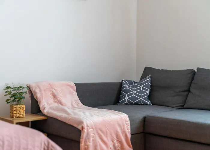 Metro Natolin - Balcony - By Rentujemy شقة *