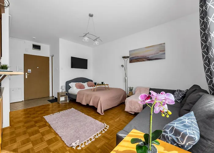 شقة Metro Natolin - Balcony - By Rentujemy *