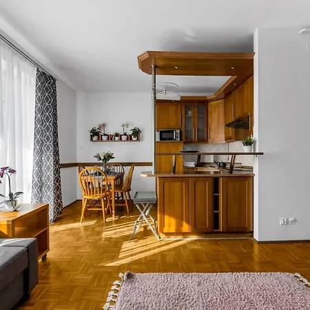 Metro Natolin - Balcony - By Rentujemy 아파트